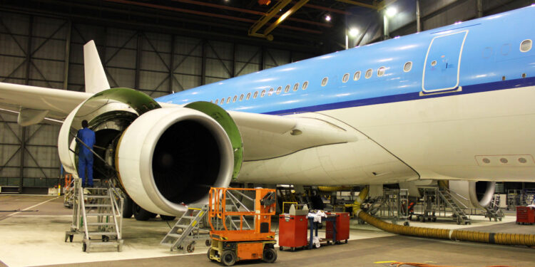 FAA Probes Boeing Over Falsified Records in Dreamliner Inspections