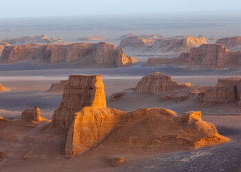 Breaking News: Helicopter Carrying Iran’s President Makes Crash Landing in Foggy Conditions